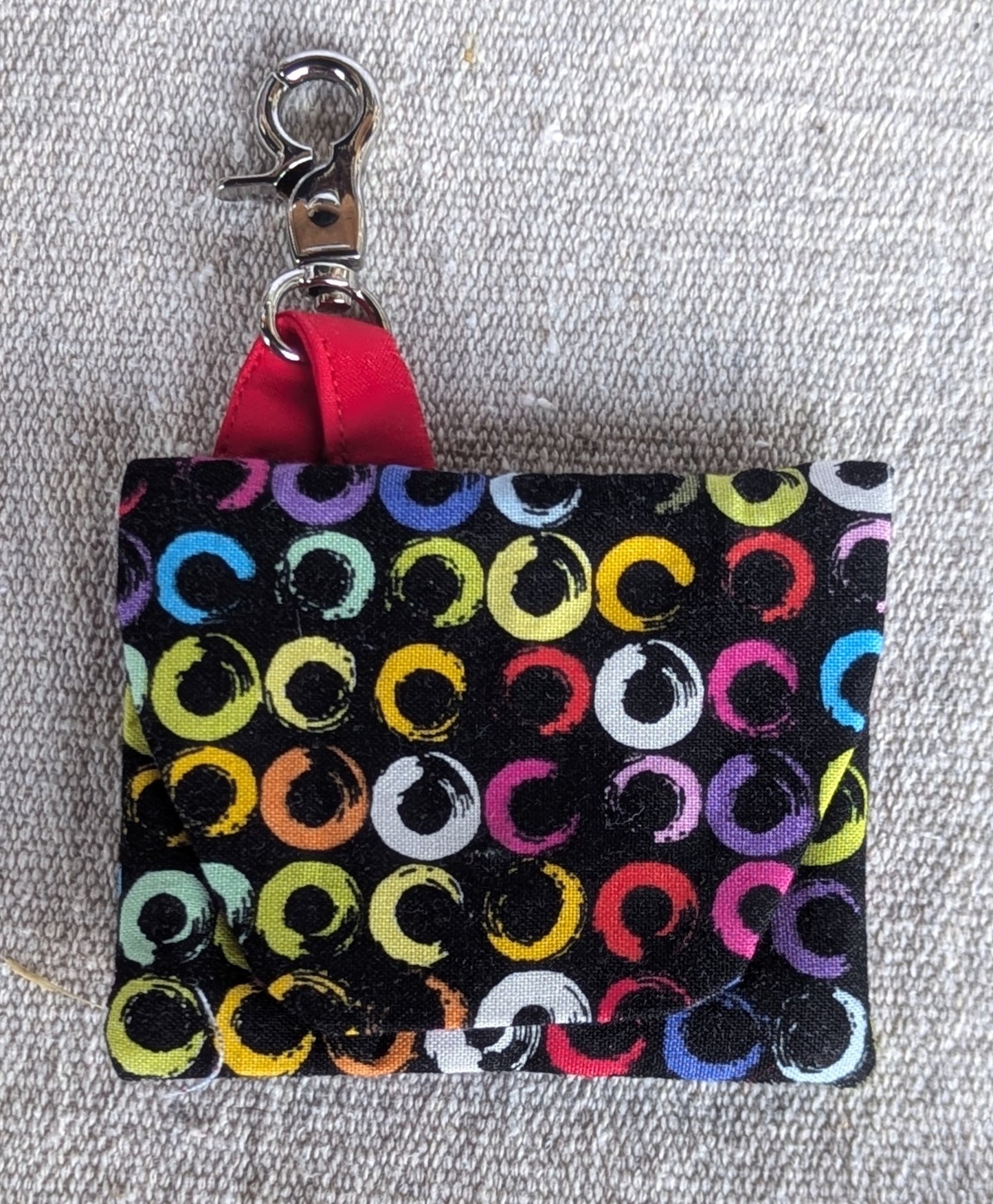 Incomplete Circles Magnetic Change Purse